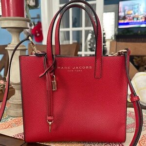Marc Jacobs The Grind Mini Tote Bag in pomegranate or savvy red